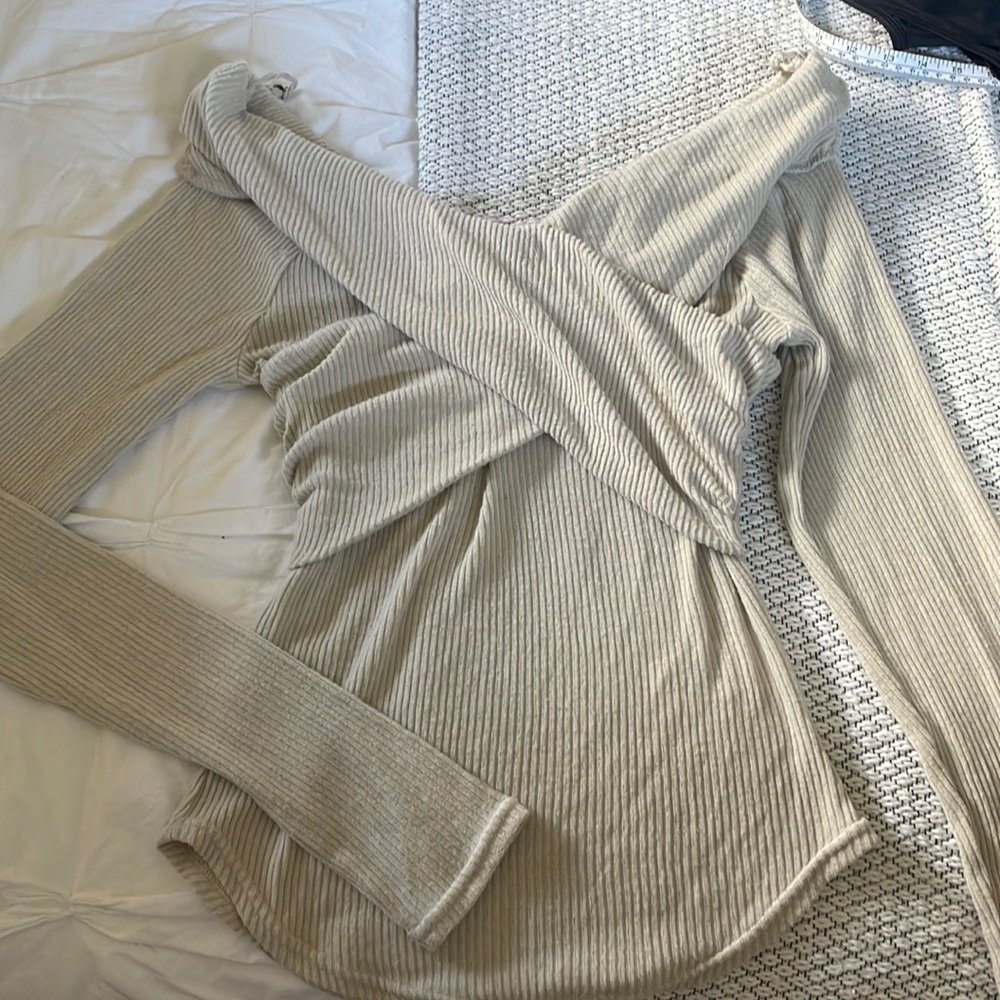 NWT FREE PEOPLE off the shoulder ribbed sweater - size M